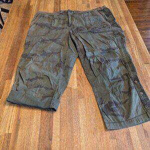Camouflage Capri Pants w/ Roll Up and Snap Option Women's 18